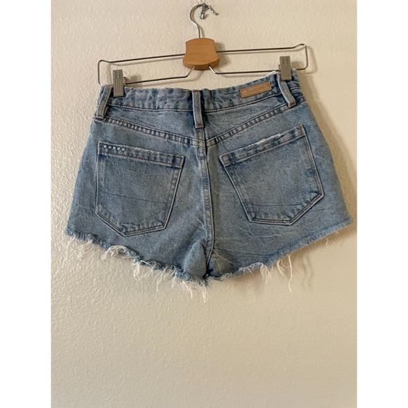 BLANKNYC Barrow Vintage High-Rise Cut Off Shorts - Picture 7 of 13